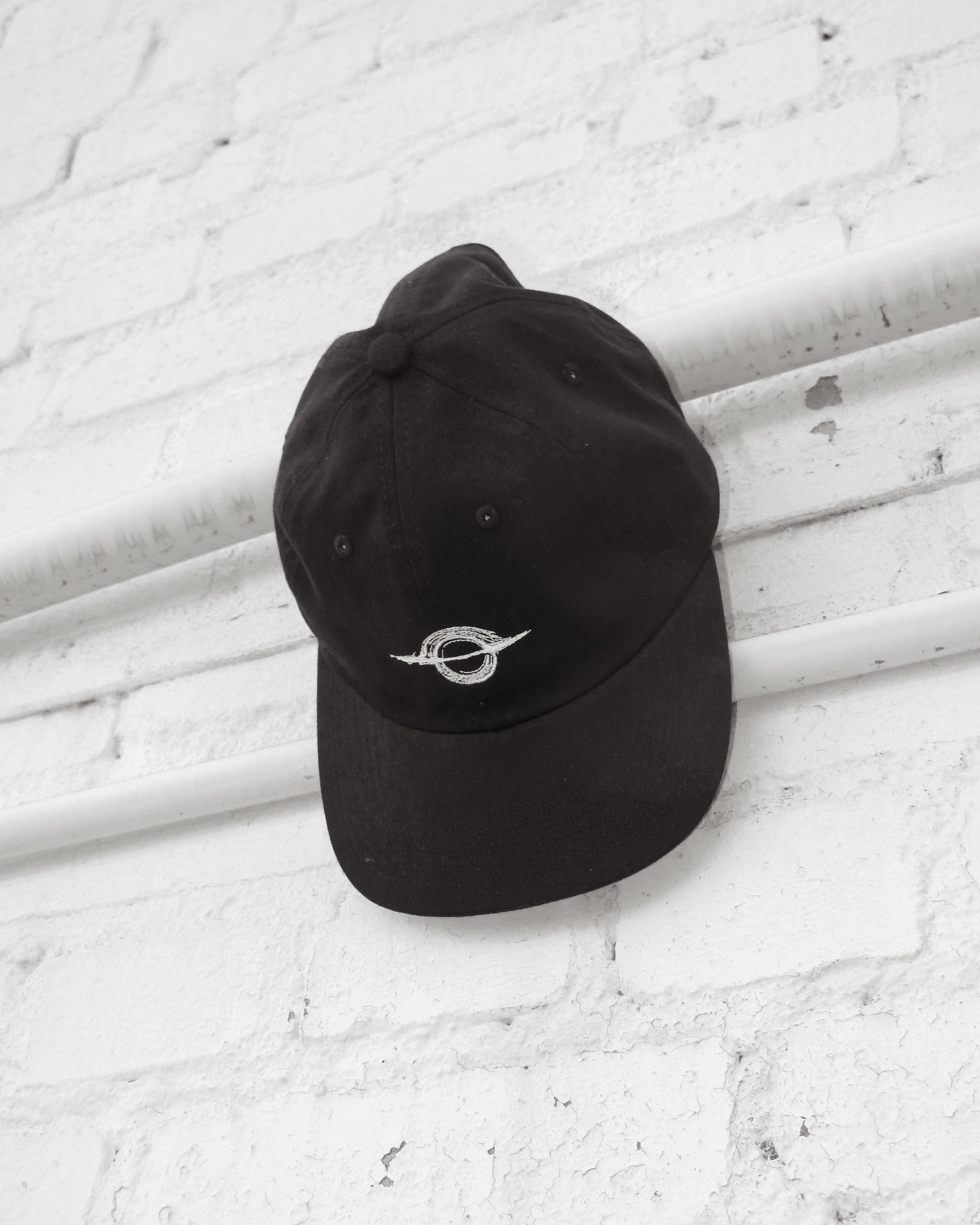 Cap: Black Hole - nurcool
